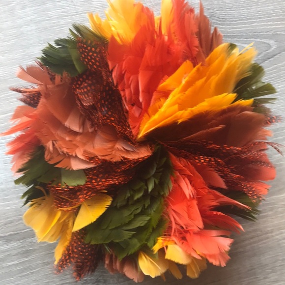 Vintage 1960’s feather hat - Picture 2 of 5